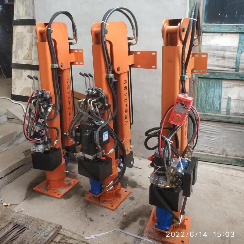 土默特左旗重汽蓝牌随车吊 3.2吨 国六动力强 液压驱动 农用自卸起重机